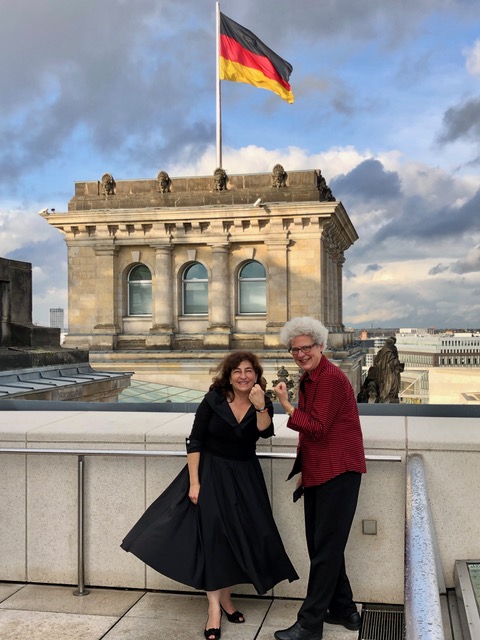 Aloysia And Lisa At Berlin Reichstag